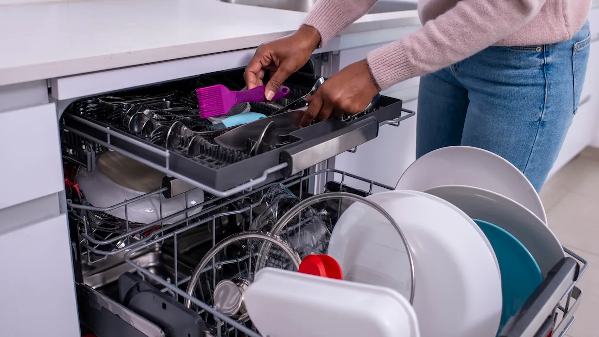 How Much Water Does a Dishwasher Use?