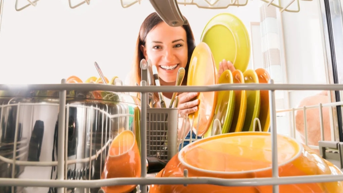 How to Clean a Dishwasher with Vinegar